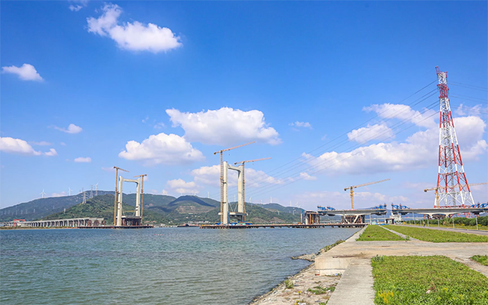“牽手”群島！徐工塔機助力世界級跨海連島工程刷新“進度條”