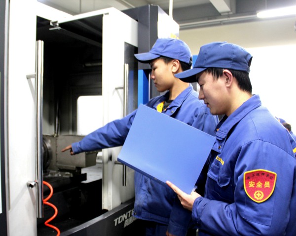 實習設備日點檢，實現“預防維修”取代“計劃維修”