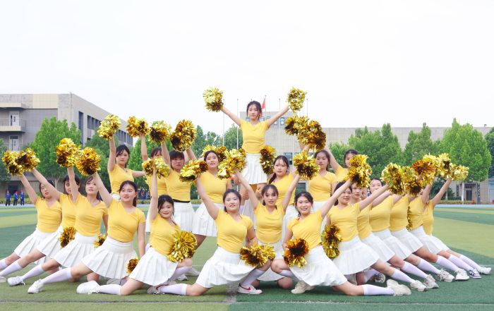 創意UP!UP! 健康UP!UP! 這個夏天，徐工師生用創意健身操點燃青春焰火~